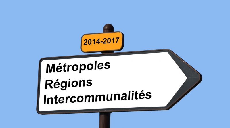 Infographie représentant une pancarte routière "Métropoles, régions et intercommunalités", direction la réforme territoriale!