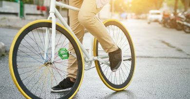 Photo d'un vélo en ville