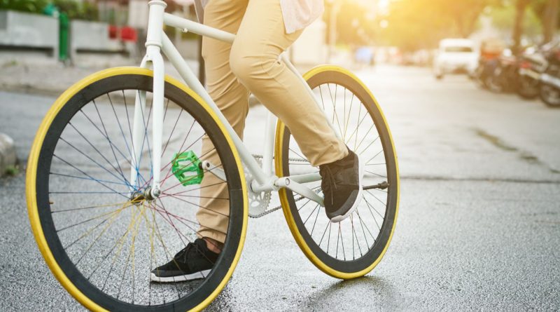 Photo d'un vélo en ville